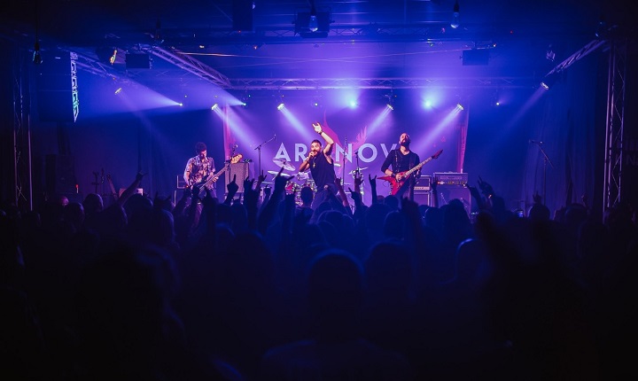 Concierto en La Nau, foto desde el fondo de la sala, 2023